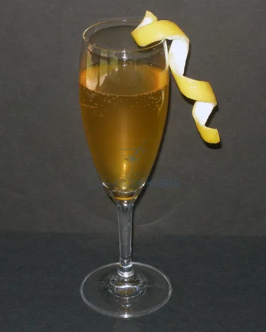Limoncello Champagne Drink